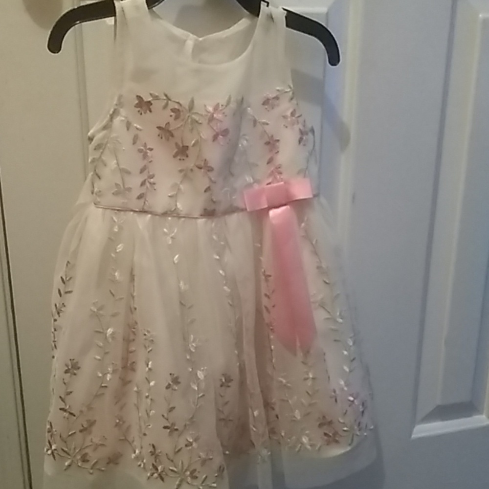 Girls dress